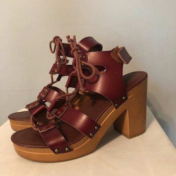 Heeled Clogs - Picture 2 of 2